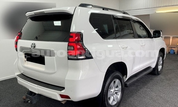 Buy Used Toyota Land Cruiser White Car in Liberta in Antigua Buy Used Toyota Land Cruiser White Car in Liberta in Antigua