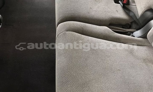 Buy Used Honda Stepwgn White Car in St John's in Antigua