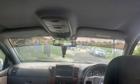 Buy Used Kia Sorento White Car in St John's in Antigua Buy Used Kia Sorento White Car in St John's in Antigua