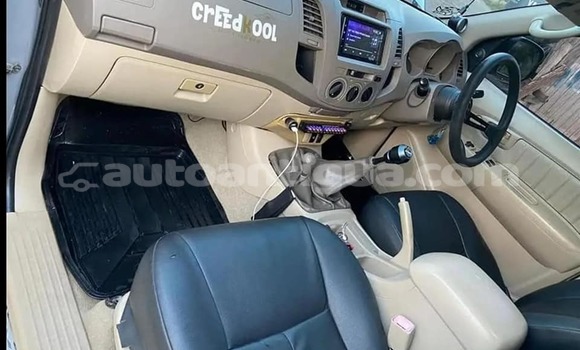 Buy Used Toyota Hiluxe Revo Blue Car in Import - Dubai in Antigua Buy Used Toyota Hiluxe Revo Blue Car in Import - Dubai in Antigua