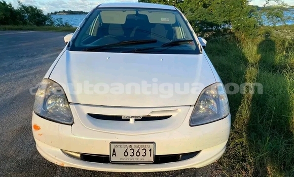 Buy Used Honda CR–V White Car in Liberta in Antigua