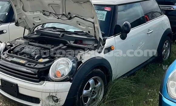 Buy Used BMW 2er White Car in Import - Dubai in Antigua Buy Used BMW 2er White Car in Import - Dubai in Antigua