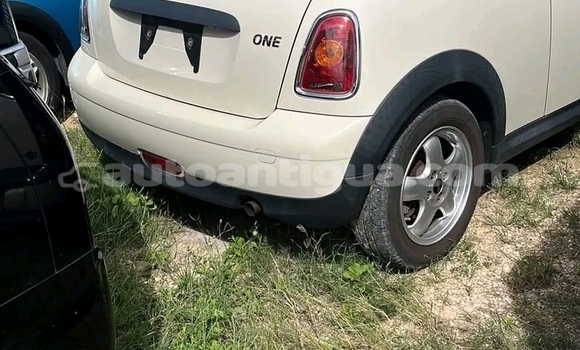 Buy Used BMW 2er White Car in Import - Dubai in Antigua Buy Used BMW 2er White Car in Import - Dubai in Antigua