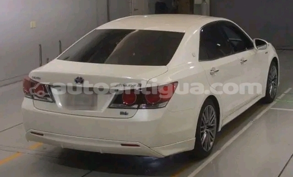 Buy Used Toyota Aurion White Car in Parham in Antigua Buy Used Toyota Aurion White Car in Parham in Antigua