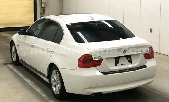Buy Used BMW 4er White Car in St John's in Antigua