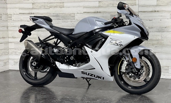 Buy Used Suzuki GSX–R Silver Bike in St John's in Antigua