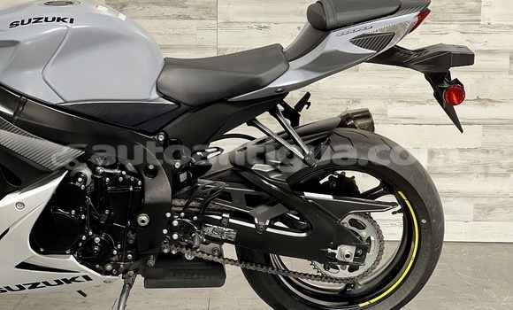 Buy Used Suzuki GSX–R Silver Bike in St John's in Antigua Buy Used Suzuki GSX–R Silver Bike in St John's in Antigua