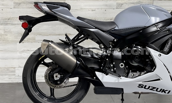 Buy Used Suzuki GSX–R Silver Bike in St John's in Antigua Buy Used Suzuki GSX–R Silver Bike in St John's in Antigua