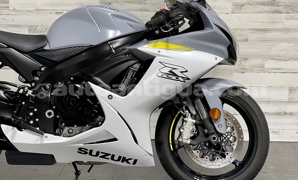 Buy Used Suzuki GSX–R Silver Bike in St John's in Antigua Buy Used Suzuki GSX–R Silver Bike in St John's in Antigua