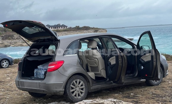 Buy Used Mercedes-Benz 200 Other Car in Piggotts in Antigua Buy Used Mercedes-Benz 200 Other Car in Piggotts in Antigua