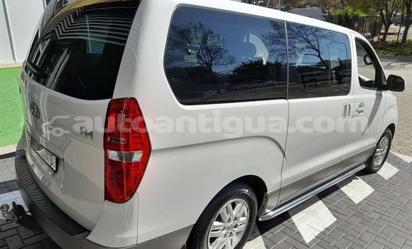 Buy Used Hyundai H200 White Car in St John's in Antigua Buy Used Hyundai H200 White Car in St John's in Antigua