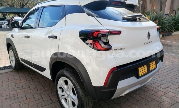 Buy Used Renault KWID White Car in St John's in Antigua Buy Used Renault KWID White Car in St John's in Antigua
