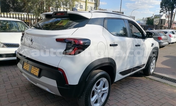 Buy Used Renault KWID White Car in St John's in Antigua Buy Used Renault KWID White Car in St John's in Antigua