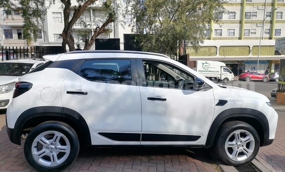 Buy Used Renault KWID White Car in St John's in Antigua Buy Used Renault KWID White Car in St John's in Antigua