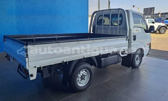 Buy Used Kia K7 White Car in St John's in Antigua Buy Used Kia K7 White Car in St John's in Antigua