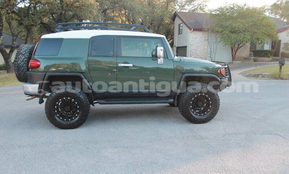 Buy Used Toyota FJ Cruiser Green Car in St John's in Antigua Buy Used Toyota FJ Cruiser Green Car in St John's in Antigua