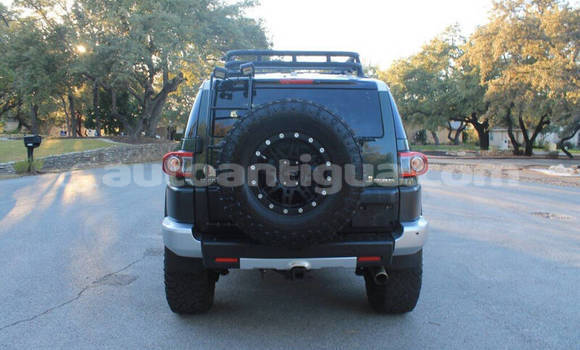 Buy Used Toyota FJ Cruiser Green Car in St John's in Antigua Buy Used Toyota FJ Cruiser Green Car in St John's in Antigua