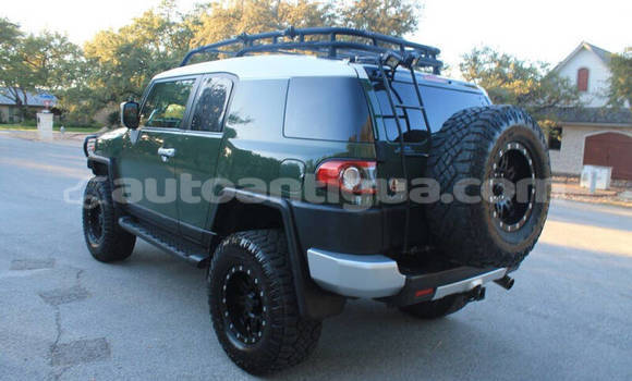 Buy Used Toyota FJ Cruiser Green Car in St John's in Antigua Buy Used Toyota FJ Cruiser Green Car in St John's in Antigua
