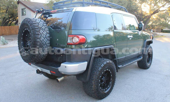 Buy Used Toyota FJ Cruiser Green Car in St John's in Antigua Buy Used Toyota FJ Cruiser Green Car in St John's in Antigua