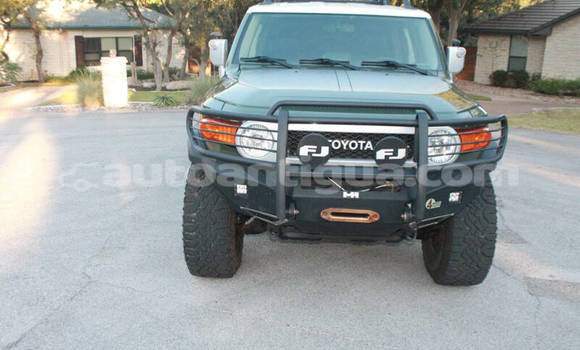 Buy Used Toyota FJ Cruiser Green Car in St John's in Antigua Buy Used Toyota FJ Cruiser Green Car in St John's in Antigua