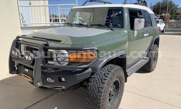 Buy Used Toyota FJ Cruiser Green Car in St John's in Antigua Buy Used Toyota FJ Cruiser Green Car in St John's in Antigua