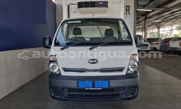 Buy Used Kia K7 White Car in St John's in Antigua Buy Used Kia K7 White Car in St John's in Antigua