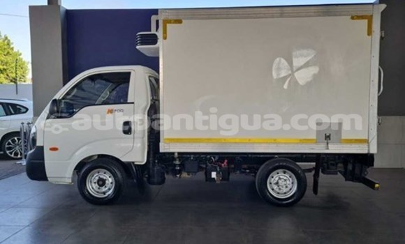 Buy Used Kia K7 White Car in St John's in Antigua Buy Used Kia K7 White Car in St John's in Antigua