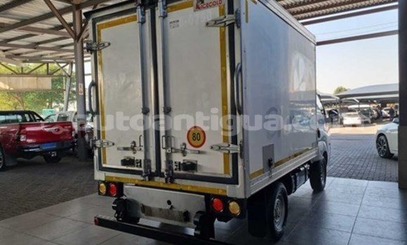 Buy Used Kia K7 White Car in St John's in Antigua Buy Used Kia K7 White Car in St John's in Antigua