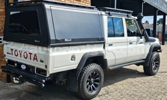 Buy Used Toyota Land Cruiser White Car in St John's in Antigua Buy Used Toyota Land Cruiser White Car in St John's in Antigua