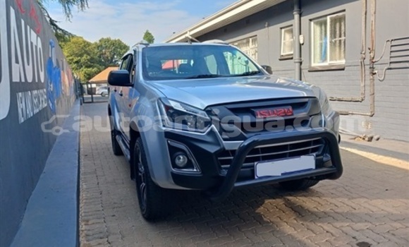 Buy Used Isuzu D–MAX Silver Car in St John's in Antigua Buy Used Isuzu D–MAX Silver Car in St John's in Antigua