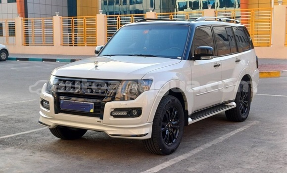 Buy Used Mitsubishi Pajero White Car in St John's in Antigua Buy Used Mitsubishi Pajero White Car in St John's in Antigua