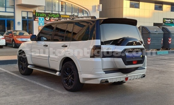 Buy Used Mitsubishi Pajero White Car in St John's in Antigua Buy Used Mitsubishi Pajero White Car in St John's in Antigua
