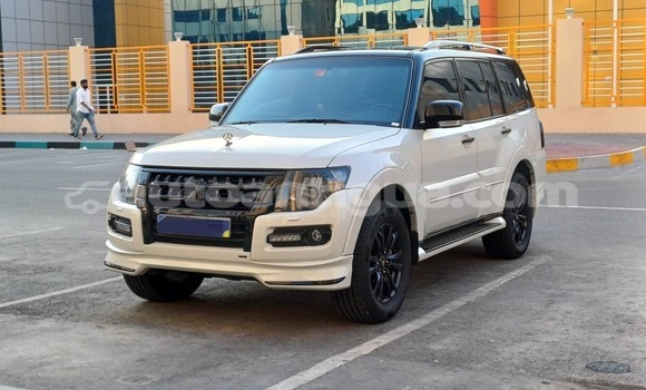 Buy Used Mitsubishi Pajero White Car in St John's in Antigua Buy Used Mitsubishi Pajero White Car in St John's in Antigua