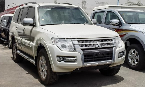 Buy Import Mitsubishi Pajero White Car in Import - Dubai in Antigua