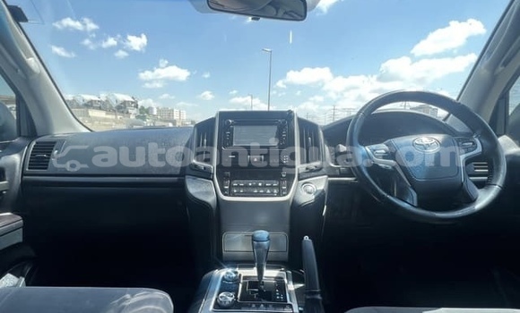 Buy Used Toyota Land Cruiser White Car in Liberta in Antigua Buy Used Toyota Land Cruiser White Car in Liberta in Antigua