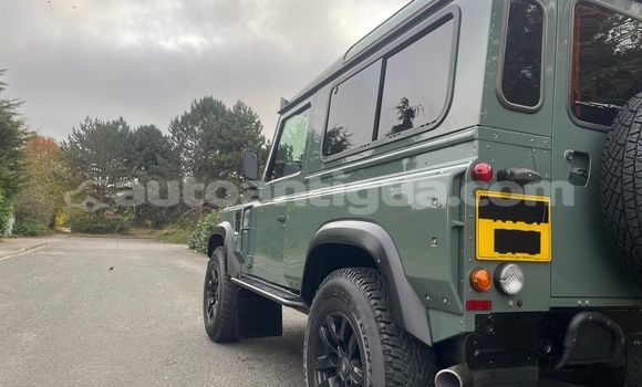 Buy Used Land Rover Defender Green Car in St John's in Antigua Buy Used Land Rover Defender Green Car in St John's in Antigua