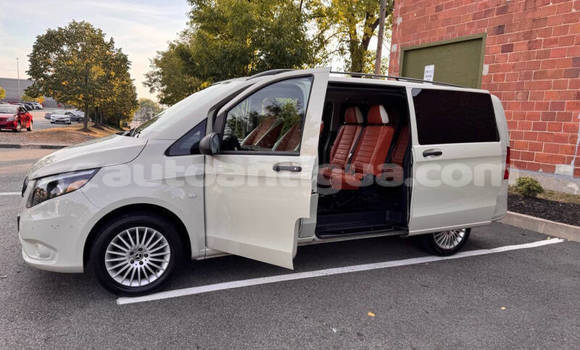 Buy Used Mercedes-Benz Vito White Car in St John's in Antigua Buy Used Mercedes-Benz Vito White Car in St John's in Antigua