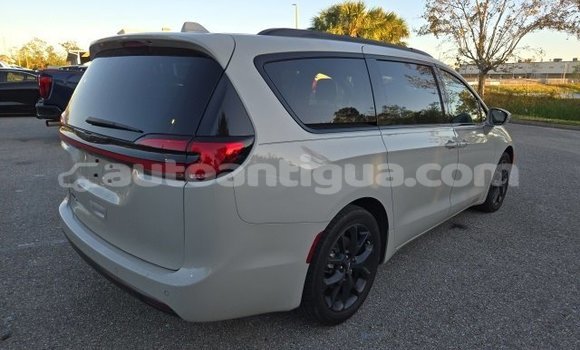 Buy Used Chrysler Pacifica White Car in St John's in Antigua Buy Used Chrysler Pacifica White Car in St John's in Antigua
