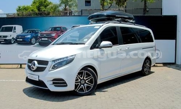 Buy Used Mercedes-Benz V-klasse White Car in St John's in Antigua