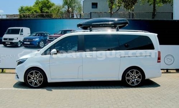 Buy Used Mercedes-Benz V-klasse White Car in St John's in Antigua Buy Used Mercedes-Benz V-klasse White Car in St John's in Antigua