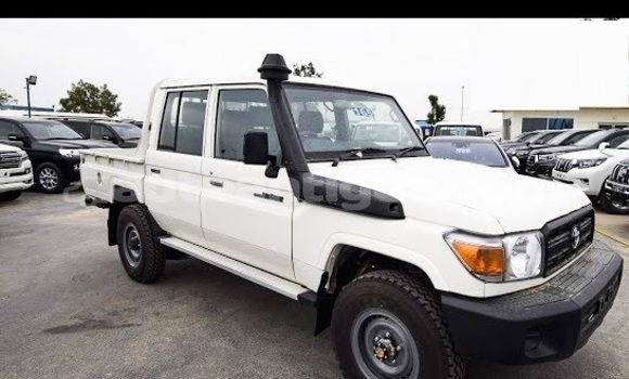 Buy Used Toyota Land Cruiser White Car in St John's in Antigua Buy Used Toyota Land Cruiser White Car in St John's in Antigua