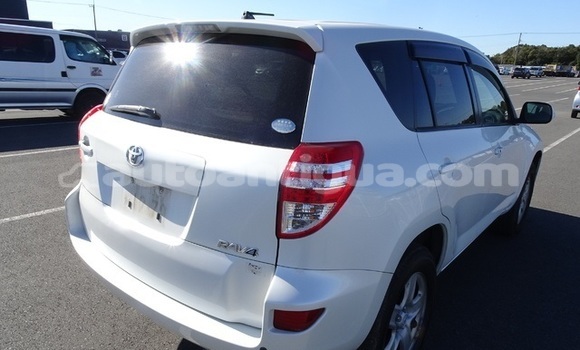 Buy Used Toyota RAV4 White Car in All Saints in Antigua Buy Used Toyota RAV4 White Car in All Saints in Antigua