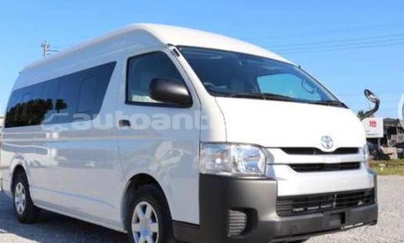 Buy Used Toyota Hiace White Car in St John's in Antigua Buy Used Toyota Hiace White Car in St John's in Antigua