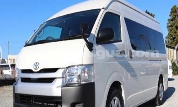 Buy Used Toyota Hiace White Car in St John's in Antigua Buy Used Toyota Hiace White Car in St John's in Antigua