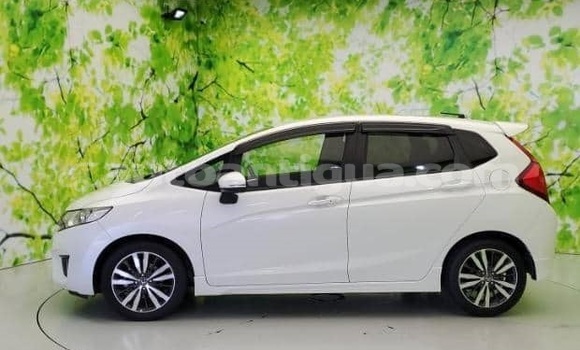 Buy Used Honda FIT White Car in St John's in Antigua Buy Used Honda FIT White Car in St John's in Antigua