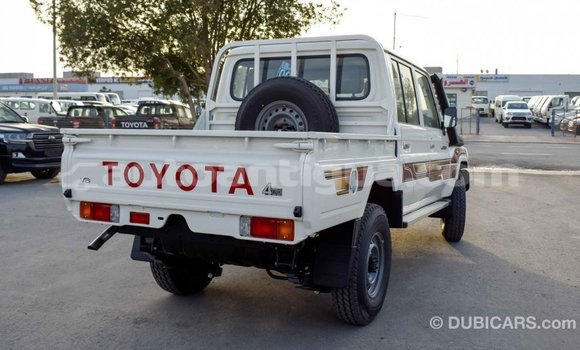 Buy Import Toyota Land Cruiser White Car in Import - Dubai in Antigua Buy Import Toyota Land Cruiser White Car in Import - Dubai in Antigua