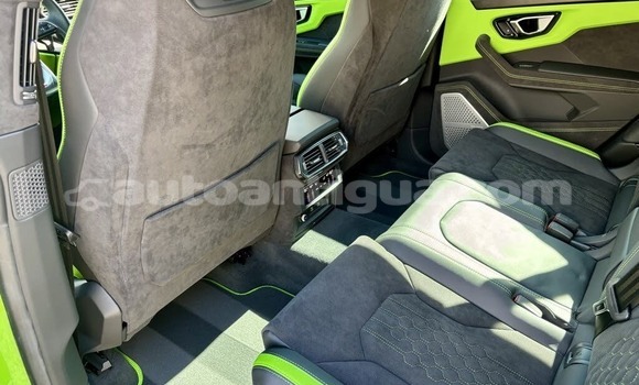 Buy Used Lamborghini Urus Green Car in All Saints in Antigua Buy Used Lamborghini Urus Green Car in All Saints in Antigua