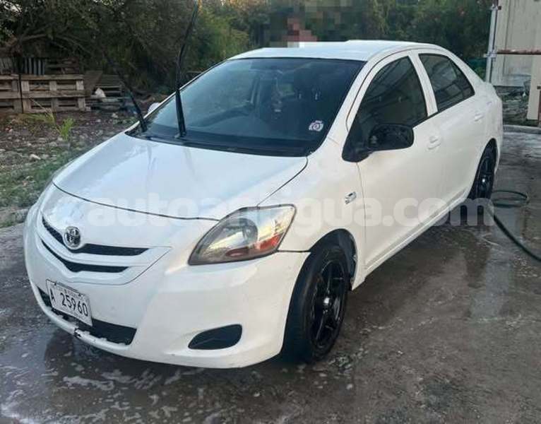 Big with watermark toyota yaris antigua all saints 4690