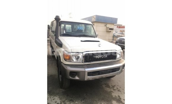 Buy Import Toyota Land Cruiser White Car in Import - Dubai in Antigua Buy Import Toyota Land Cruiser White Car in Import - Dubai in Antigua