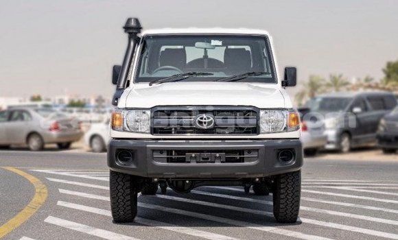 Buy Used Toyota Land Cruiser White Car in St John's in Antigua